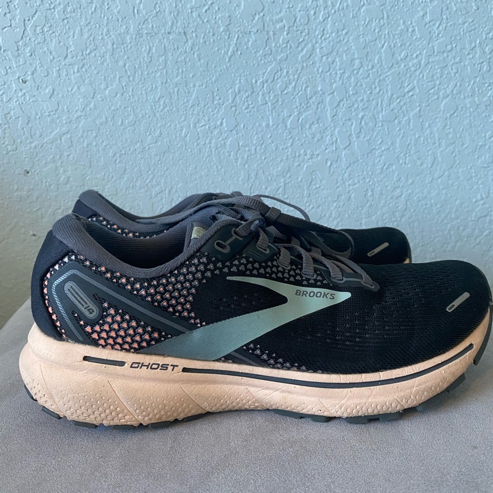Size 8 Women’s Ghost 14 Brooks